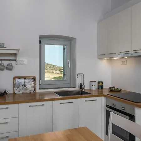 Kalivitis Boutique House